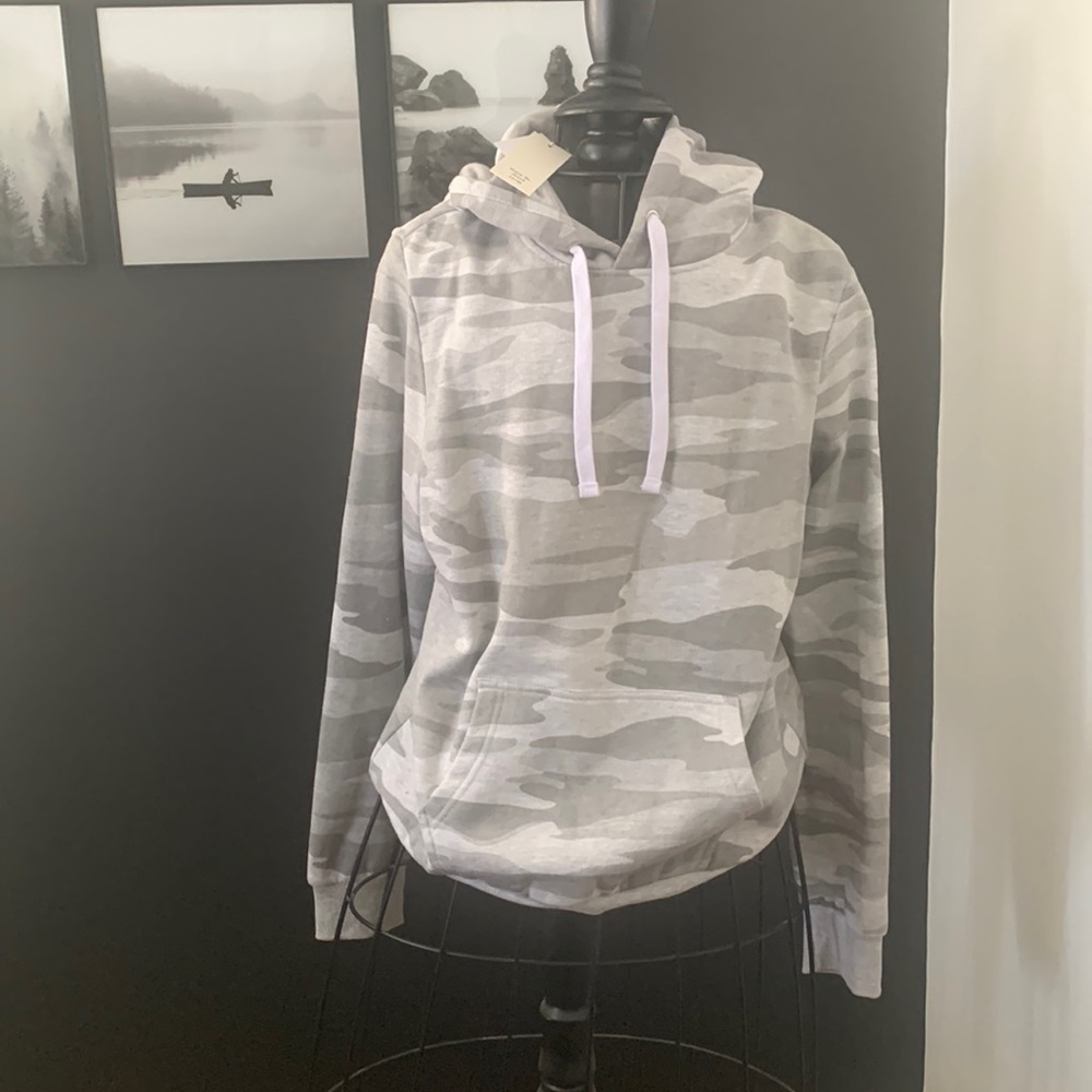 New soft camo sweatshirt 60% cotton 40% polyester. Soft and comfortable .